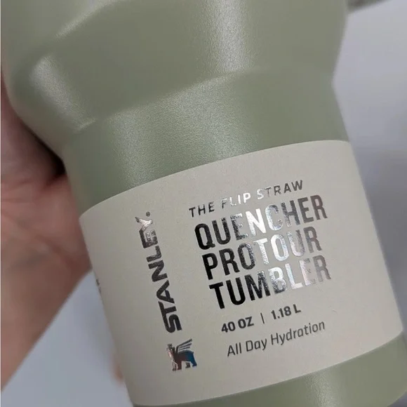 Stanley tumbler Quencher 40oz Sage green . Pro tour Flip top . New in the box - Picture 4 of 5